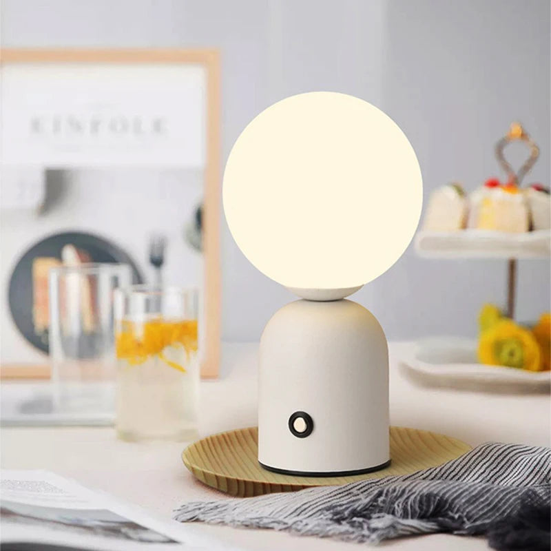 Lampe de chevet rouge